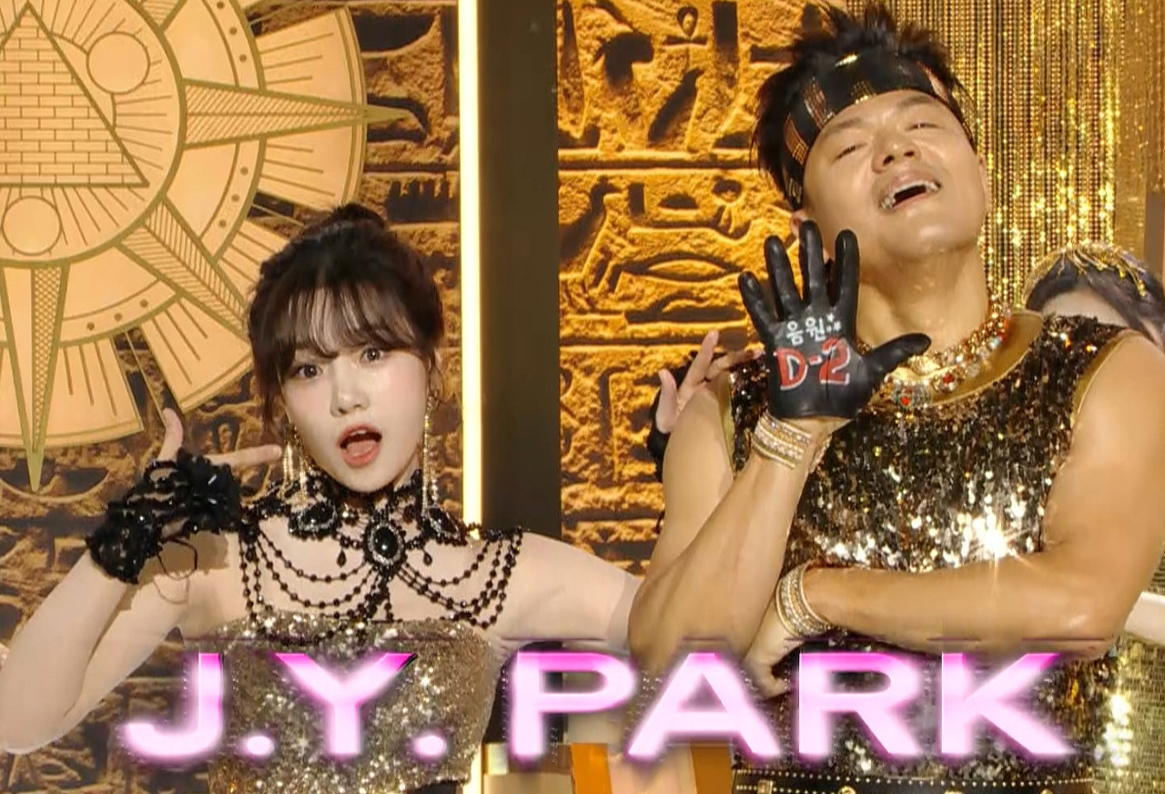 박진영 신곡무대 파트너 장원영 vs 조유리.gif | 인스티즈