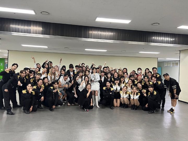아이유:2022년에 콘서트 2번밖에 안했으니 내년에른 본격적으로 달린다! | 인스티즈