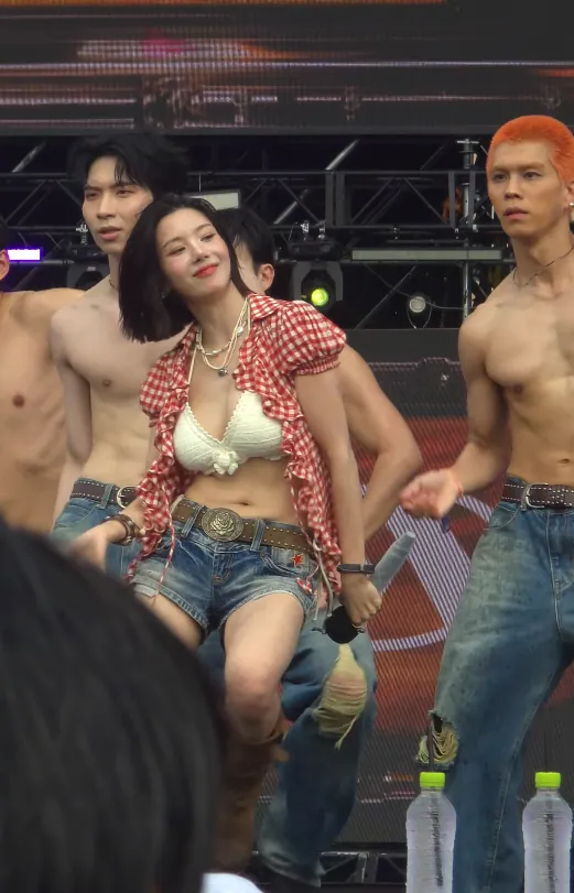 2026년 첫 권은비 | 인스티즈