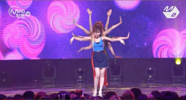 아이돌 안무 중 스테디지만 은근히 호불호 갈리는 춤 gif | 인스티즈