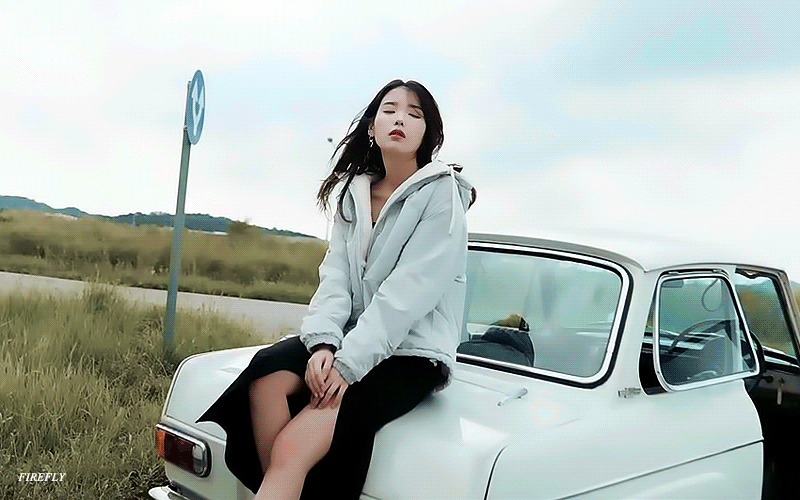 뉴발란스 아이유.gif | 인스티즈