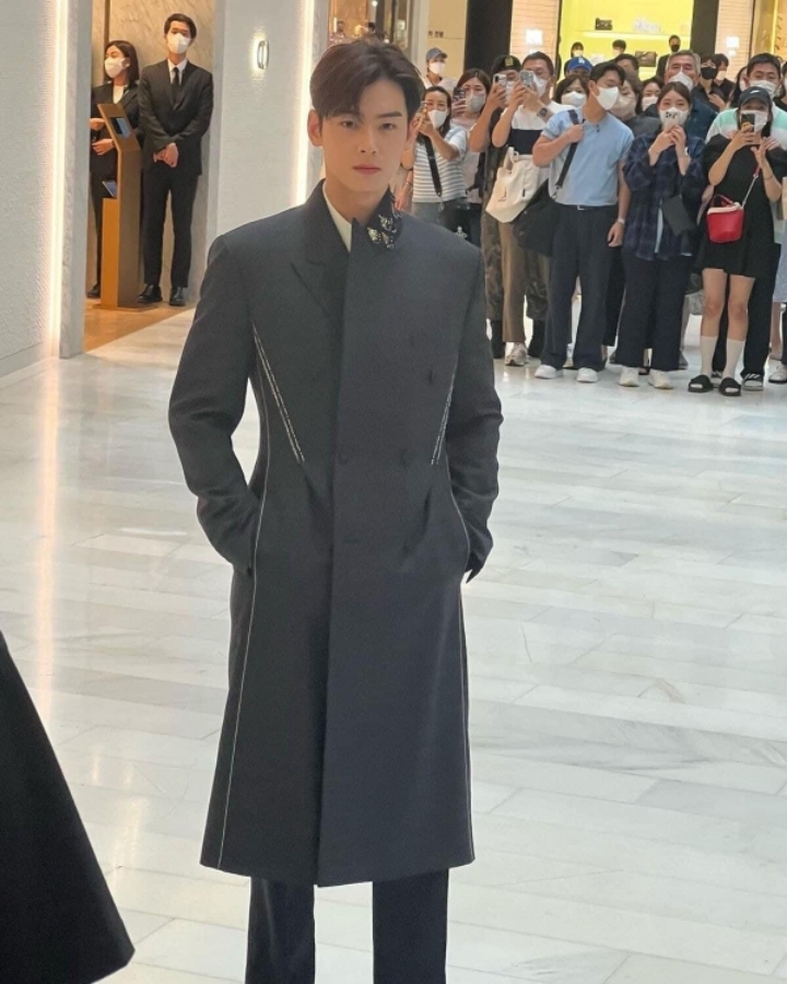 더현대서울 디올 매장 방문한 차은우ㄷㄷㄷㄷㄷ.jpg | 인스티즈