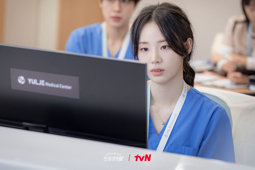 꽤 이쁘게 생긴 배우 신시아 | 인스티즈