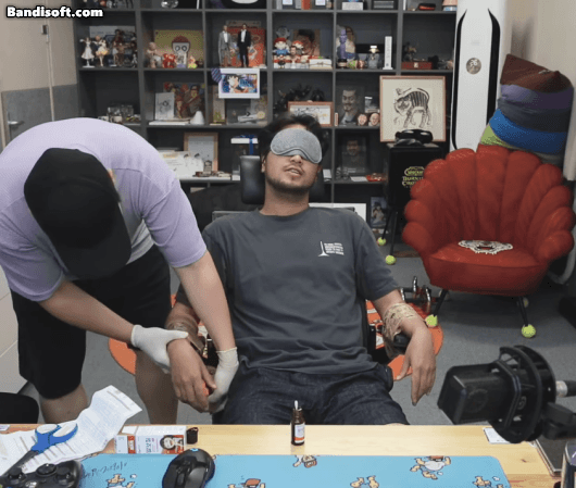 침착맨 입 안에 알보칠 바르는 김풍.gif | 인스티즈