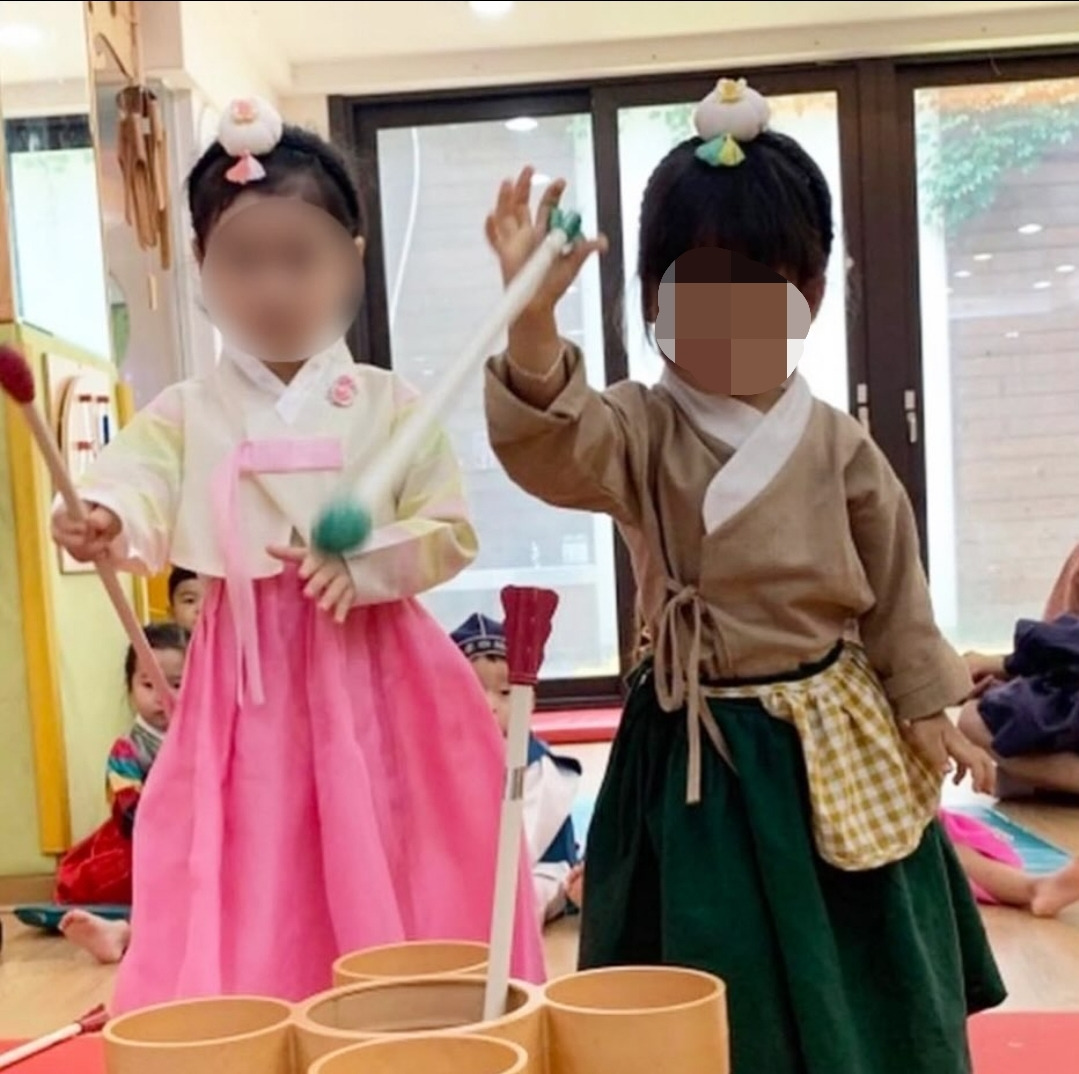 유치원 한복행사에 생활한복을 입히면 안되는 이유.jpg | 인스티즈