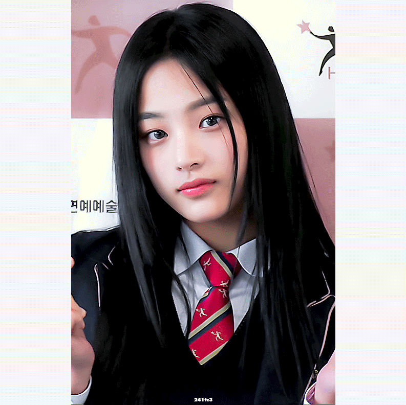 졸업한 뉴진스 민지.gif | 인스티즈