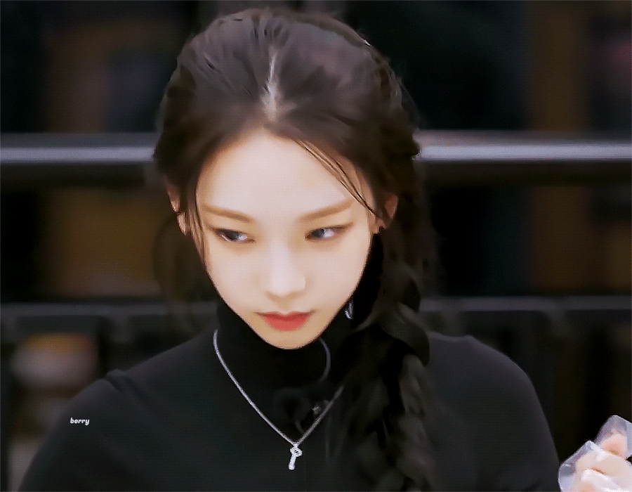 (스압)은근 귀여운 카리나.gif | 인스티즈