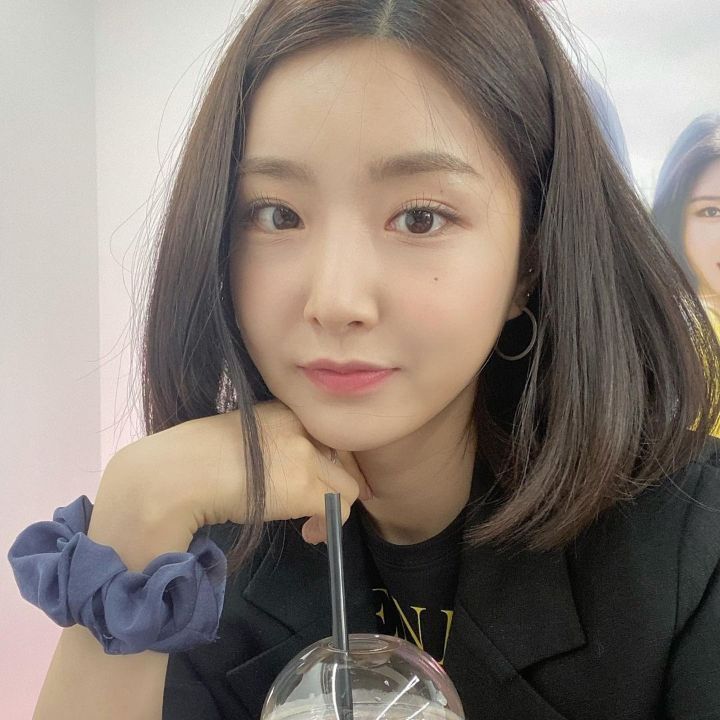 화려한 이목구비는 아니지만 개성있게 이쁜 쁘걸 유나 | 인스티즈