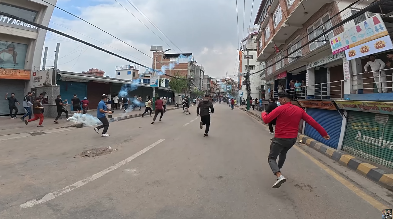 네팔에 놀러갔다가 큰 사건을 목격한 유튜버 근황 | 인스티즈