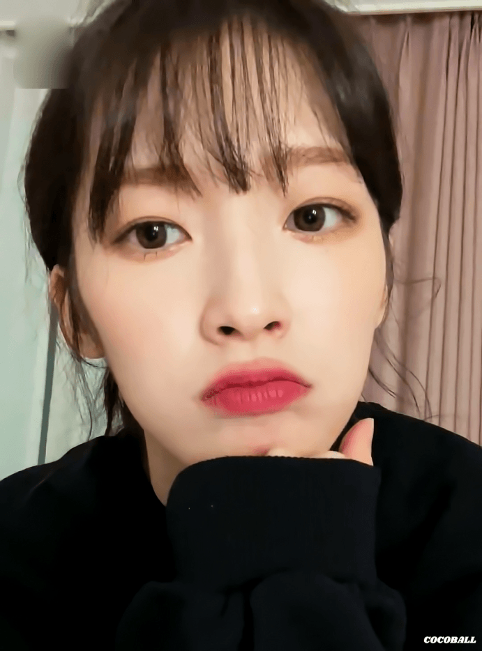 브이앱 하는 오마이걸 아린.gif | 인스티즈