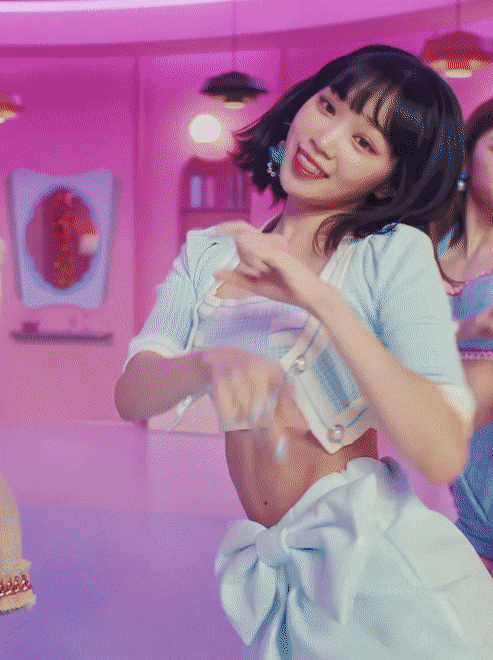 몸매 은근 섹시한 르세라핌 김채원.gif | 인스티즈