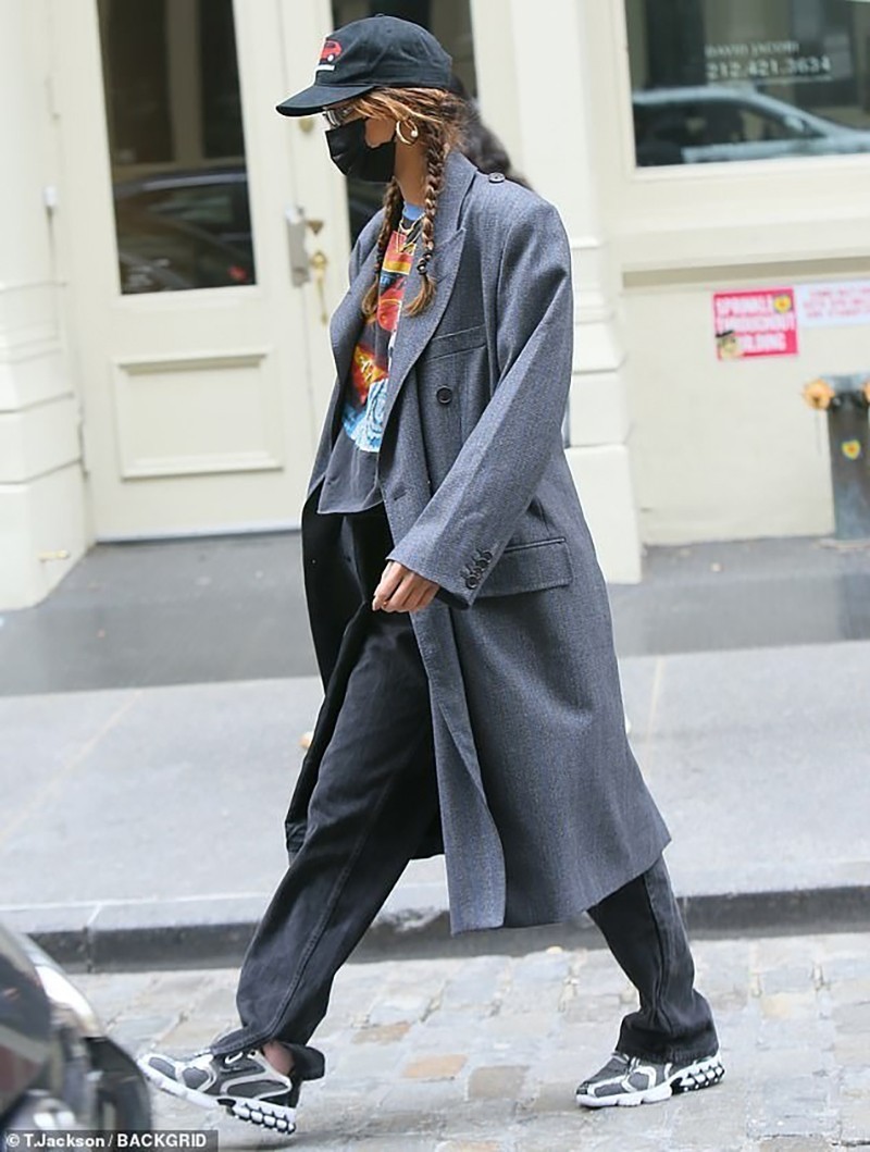 최근 몇년간 전세계 셀럽들이 꾸준하게 밀고있는 코트 코디방법 | 인스티즈