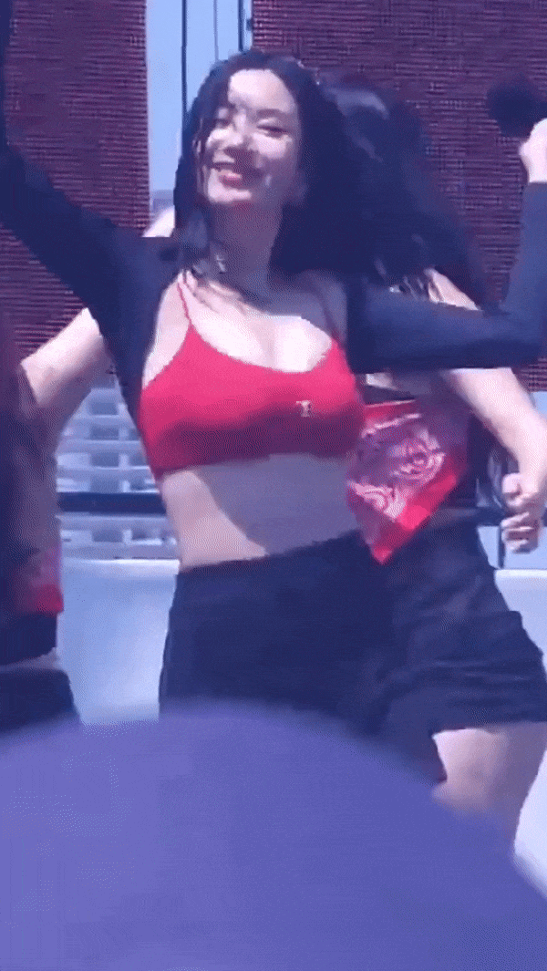 나고야 워터밤 천천히 흔걸어가는 권은비 | 인스티즈