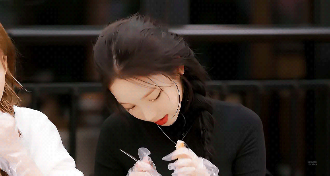 대게먹는 카리나 | 인스티즈