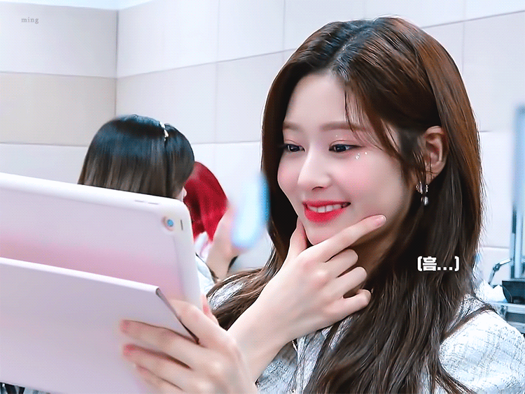 보스 아이즈원 민주.gif (스압,움짤 多) | 인스티즈