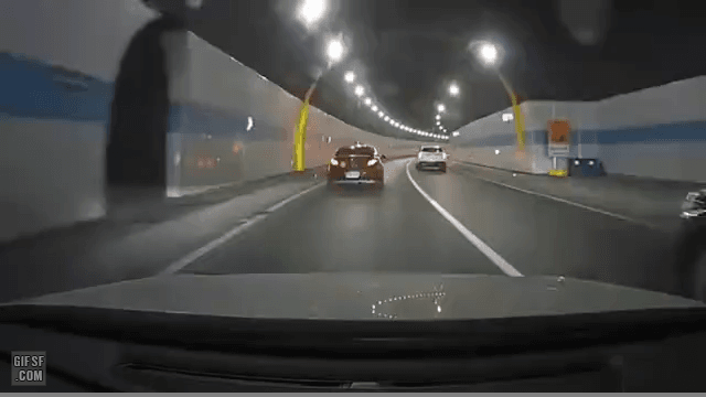 뒷차 상향등에 빡친 앞차 | 인스티즈