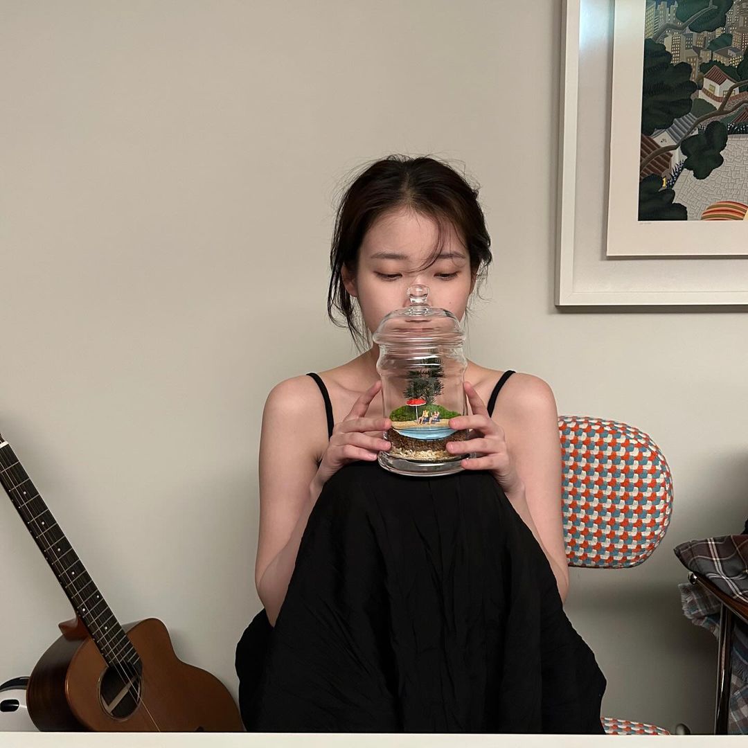 섹시 GOAT 아이유 오늘자 인스타그램 .jpg | 인스티즈