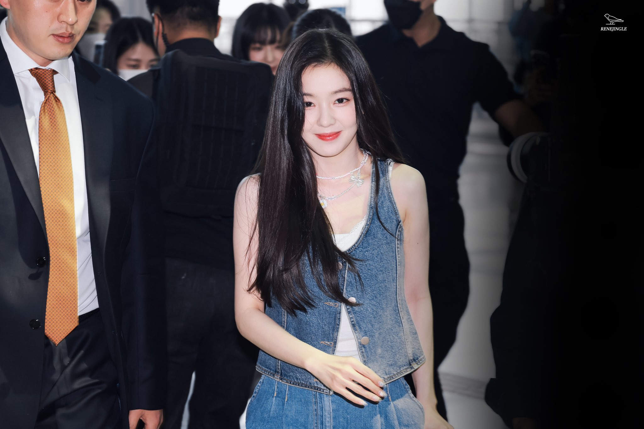 최근 공항 출국하는 아이린.jpgif | 인스티즈