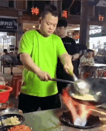 중국 길거리 볶음밥 웍질 수준.gif | 인스티즈