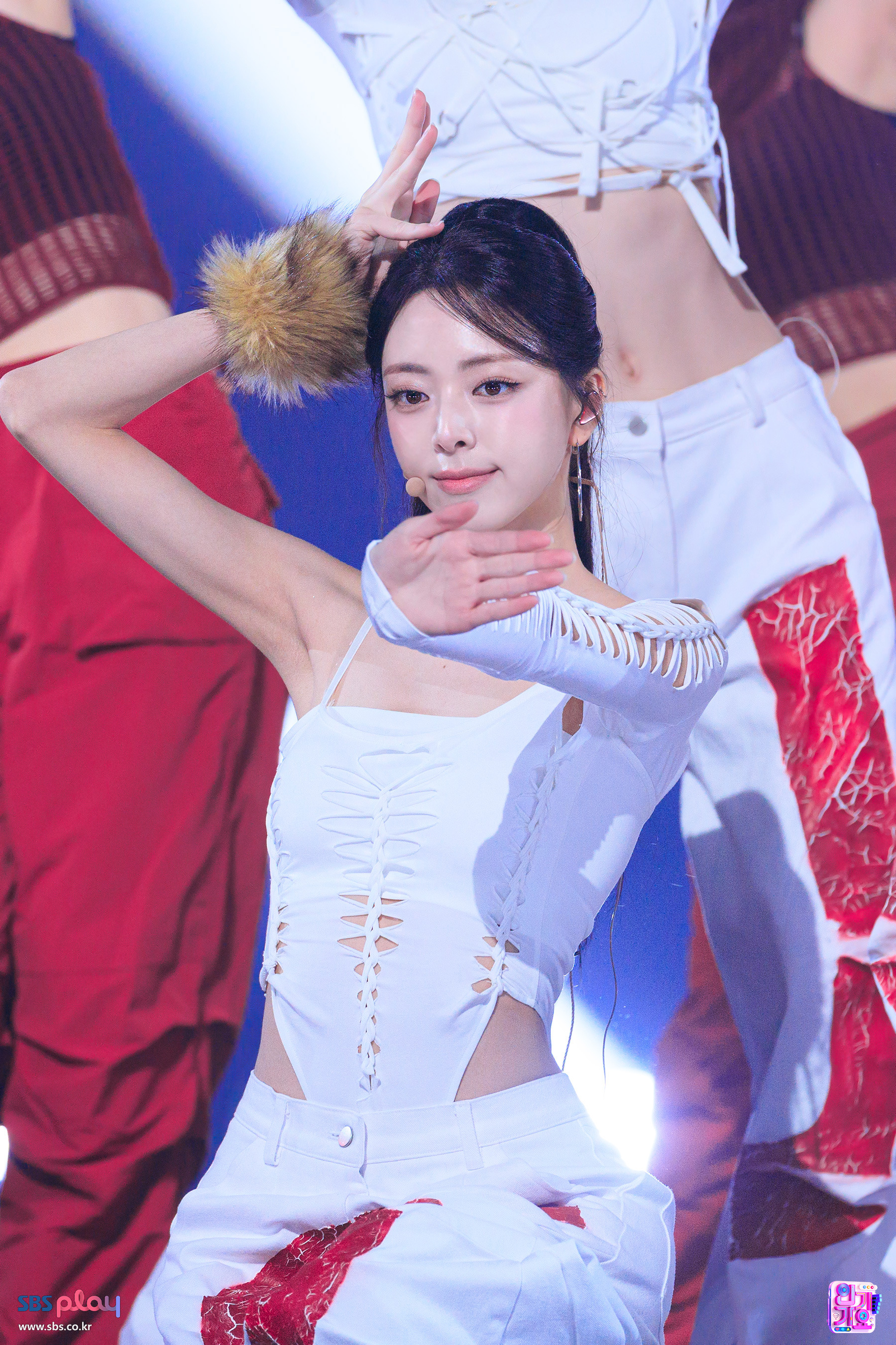 (스압)여자여자한 ITZY 유나.jpgif | 인스티즈