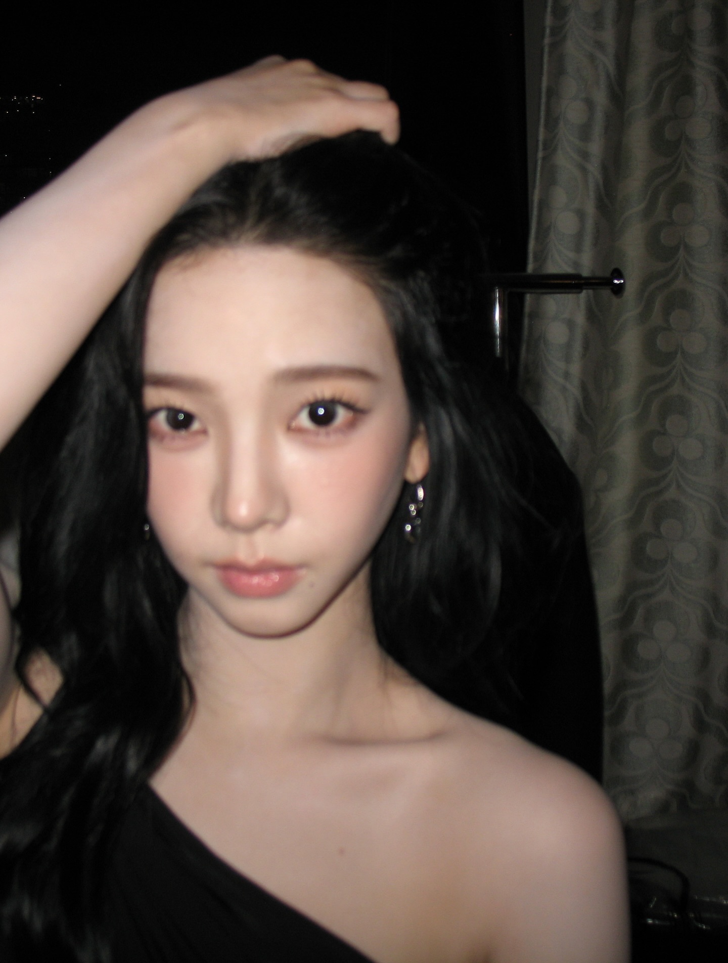 블랙이 잘받는 오늘자 에스파 카리나 인스타 | 인스티즈