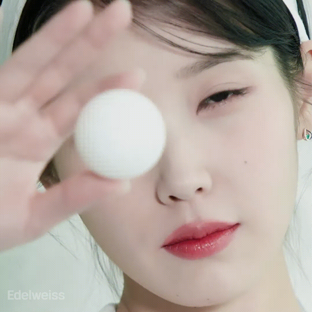 아이유 여름화보 근황.gif | 인스티즈