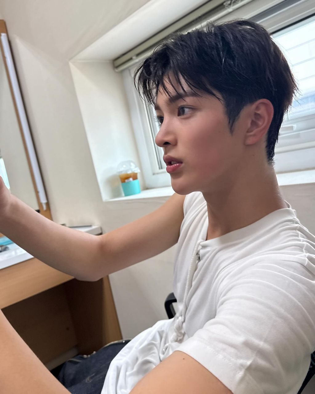 차은우닮은 09년생 남자아이돌gif | 인스티즈