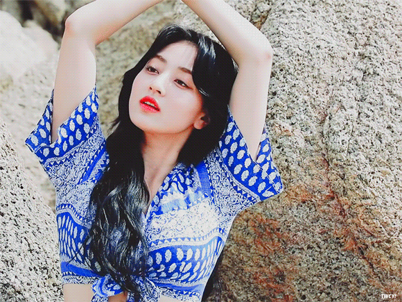 해변에서 화보 찍는 트와이스 지효 | 인스티즈