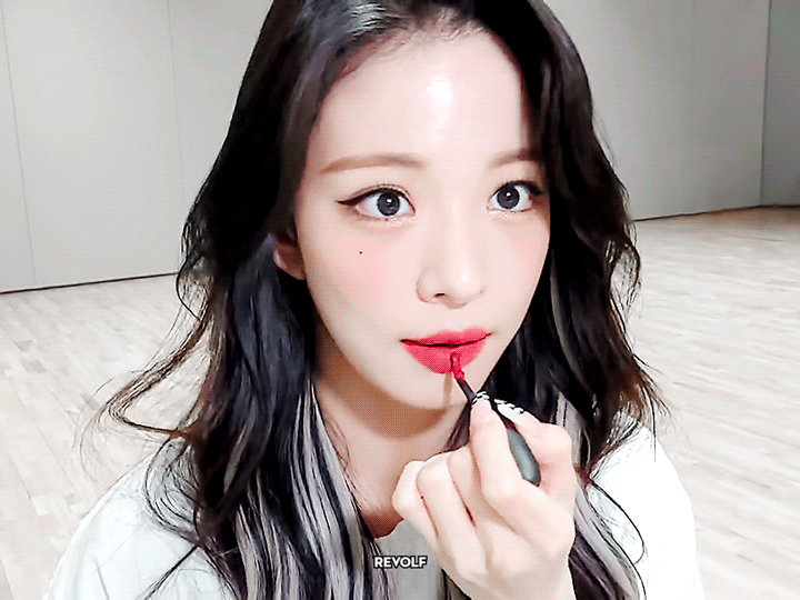 (스압)얼굴도 몸매도 이쁜 프로미스나인 이채영.jpgif | 인스티즈