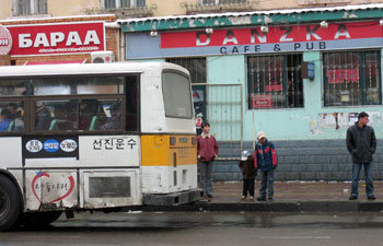 몽골에서 한국 중고버스를 매입한 후 그대로 쓰는 이유 | 인스티즈