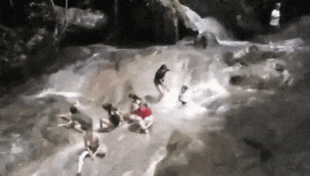 장마철 계곡의 위험성.gif | 인스티즈