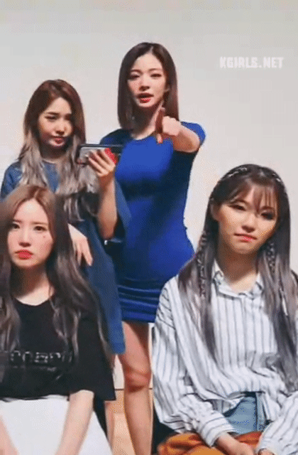 여자 손바닥 만한 프로미스나인 이채영 허리 