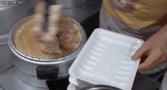 사람들이 줄서서 사간다는 4000원짜리 만두...jpgif | 인스티즈