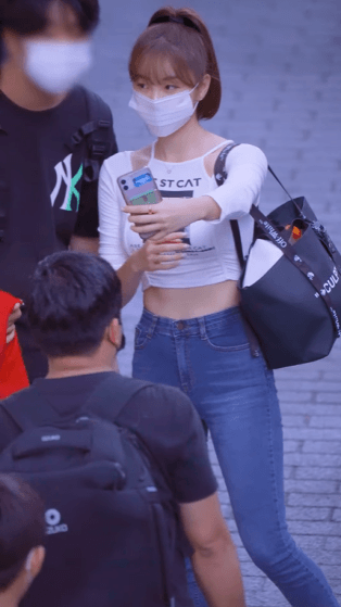 안지현 치어리더의 팬 서비스,몸매의 위엄.gif | 인스티즈