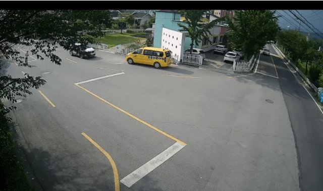 전동 킥보드 타는 초딩하고 사고가 난 보배아재 | 인스티즈