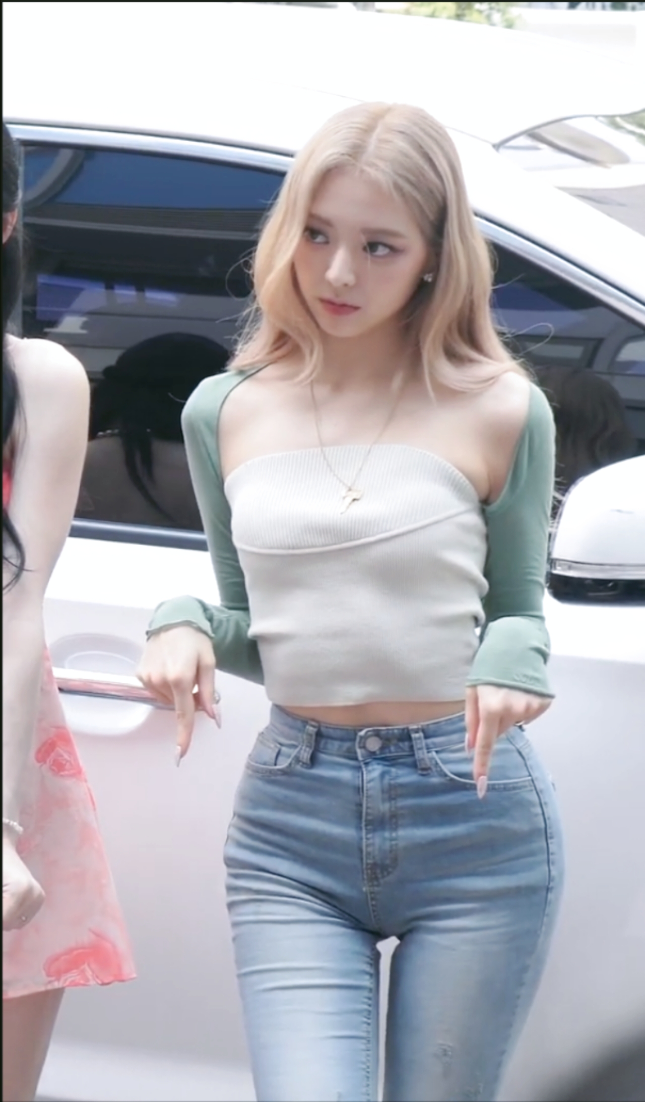 오늘자 있지 유나 출근길.jpg | 인스티즈