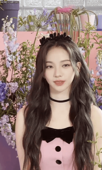 같이 하트 할 사람이 필요한 것 같은 카리나 | 인스티즈