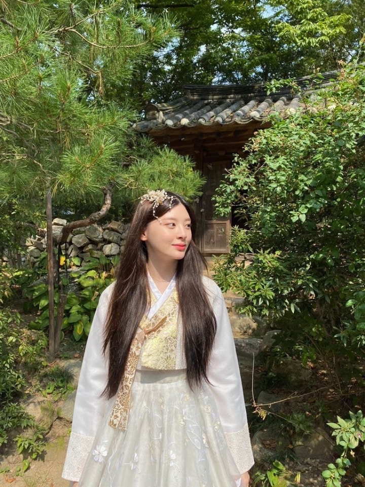 띵곡 제조기 '블랙아이드필승'이 3년 간 심혈을 기울여 맹근 신인 걸그룹 | 인스티즈