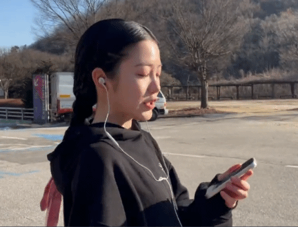 '뉴진스 하입보이요' 밈이 대체 뭔지 이해가 안됐던 여배우 | 인스티즈