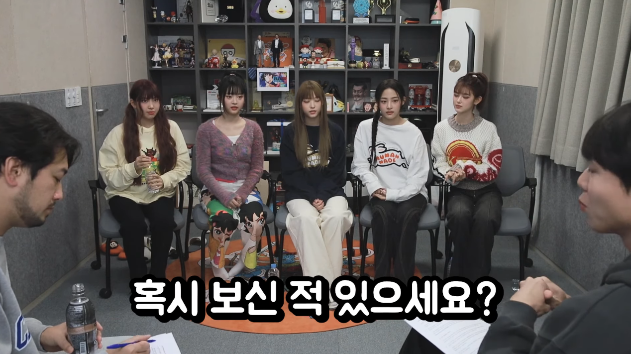 막내에게 현명한 모습 보여주는 뉴진스의 맏이 민지.jpg | 인스티즈