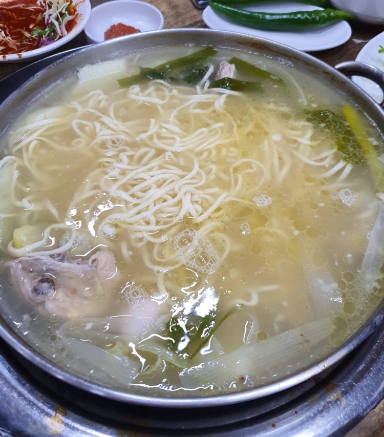 공릉동닭한마리 이미지