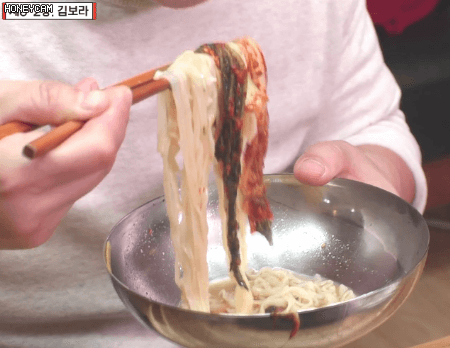 멸치국수라면+겉절이+보쌈 먹는 강호동 | 인스티즈