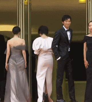 칸 영화제에서 팬 만난 아이유 | 인스티즈