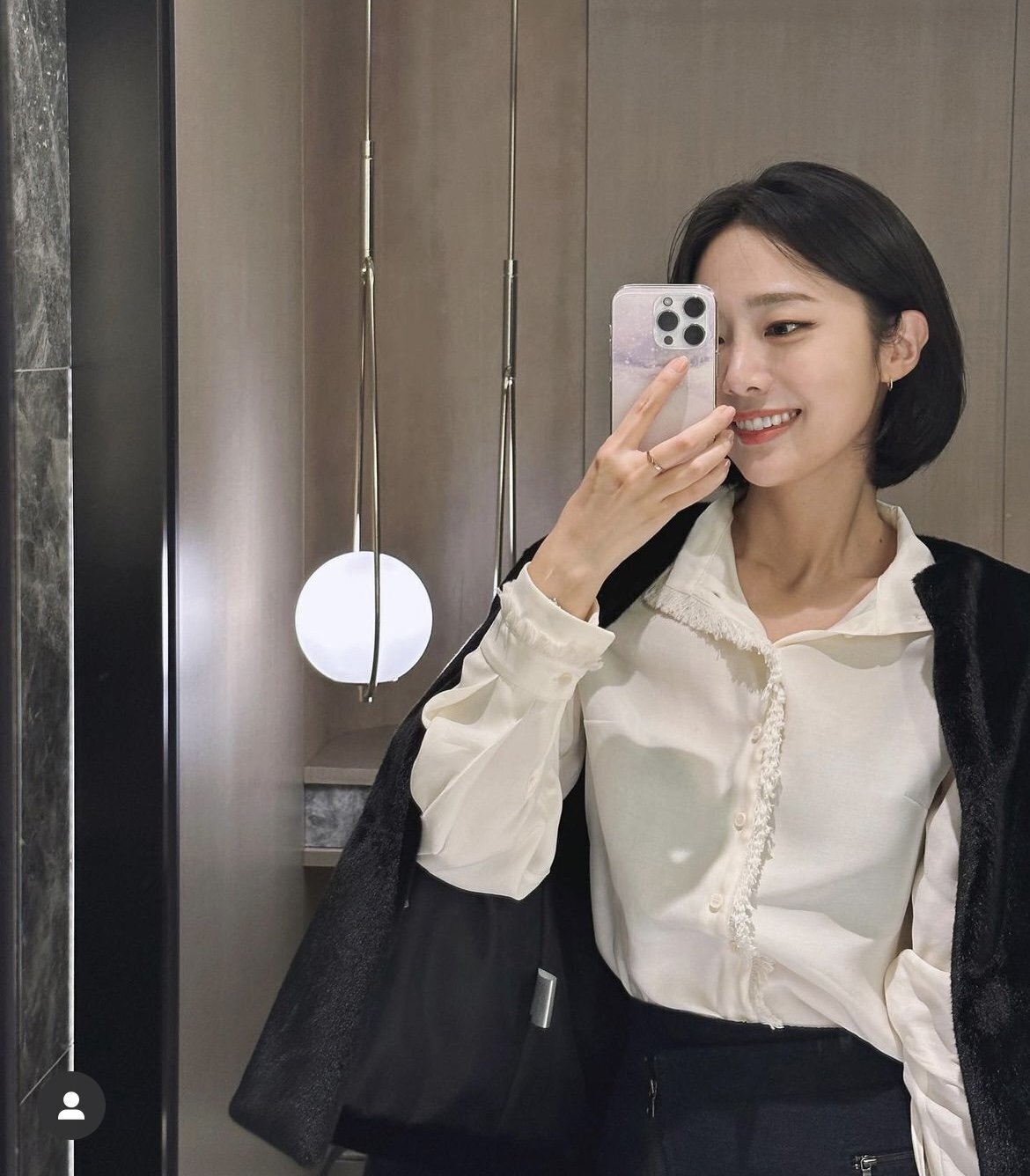 아나운서랑 사진찍는 조규성 | 인스티즈