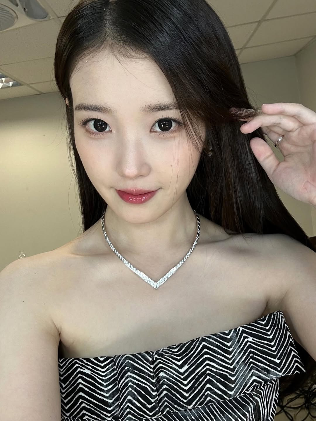 아이유 오늘자 인스타 업로드 | 인스티즈