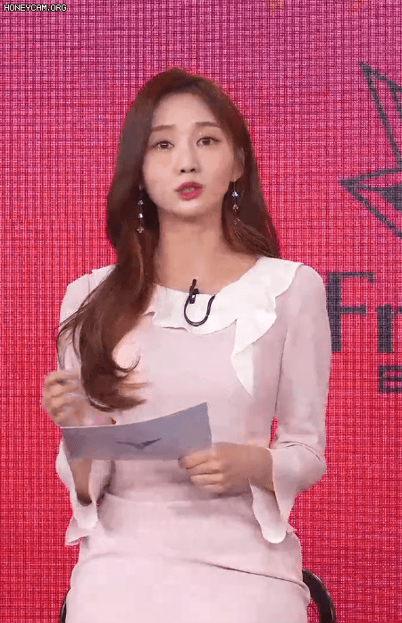 LCK 분석데스크 꽃사슴누나 윤수빈 아나운서.gif | 인스티즈