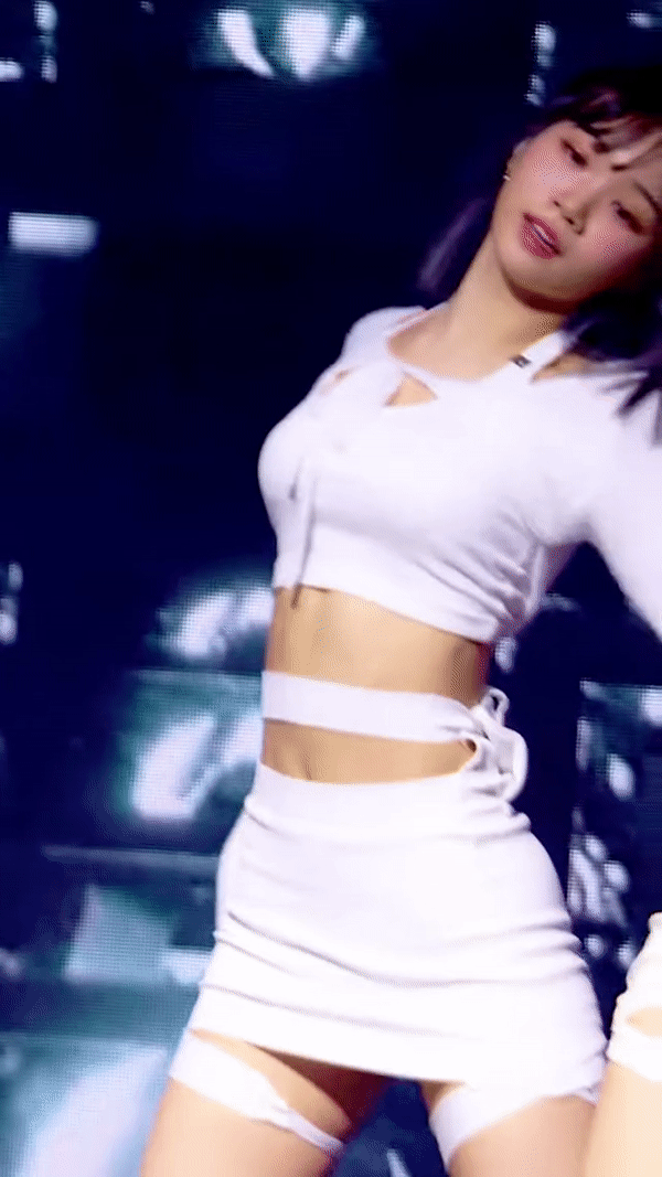 몸매 은근 섹시한 르세라핌 김채원.gif | 인스티즈