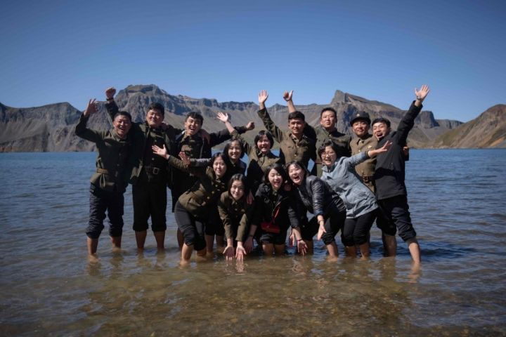 북한 상류층 고등학생 수학여행 사진 | 인스티즈