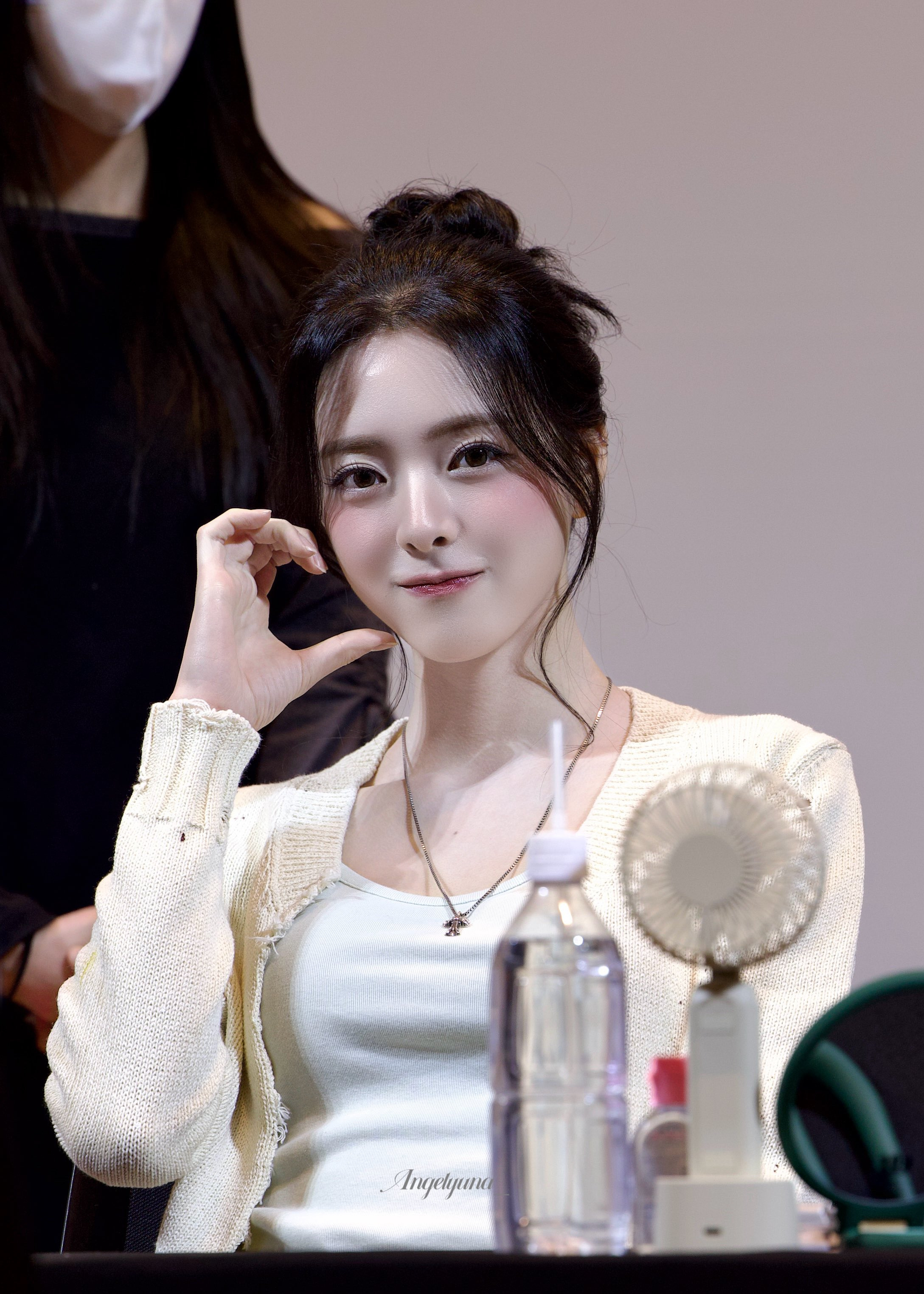 (스압)여자여자한 ITZY 유나.jpgif | 인스티즈