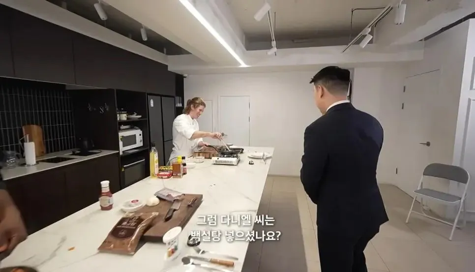 정신 나간 것 같은 흑백조리사ㅋㅋㅋㅋ(feat. 조나단) | 인스티즈